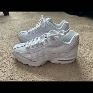 Grade School Air max 95. Size 5Y.  NO BOX